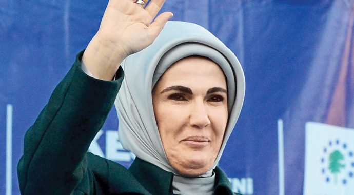 emine-erdogan-vs-sare-davutoglu_781649